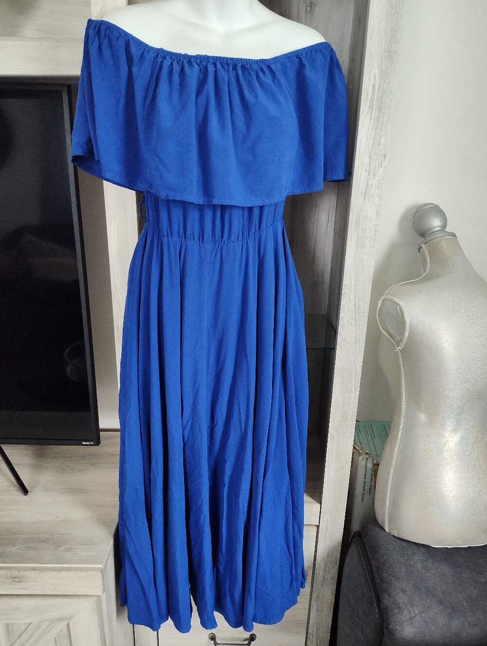 Meghan Los Angeles Off-Shoulder Maxi Dress in Royal Blue SZ Small Pit To Pit 17"